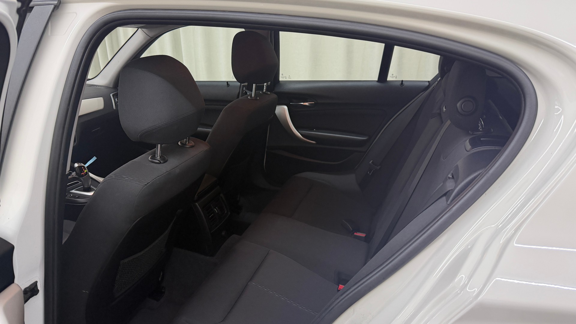 BMW 118i Steptronic-image-7