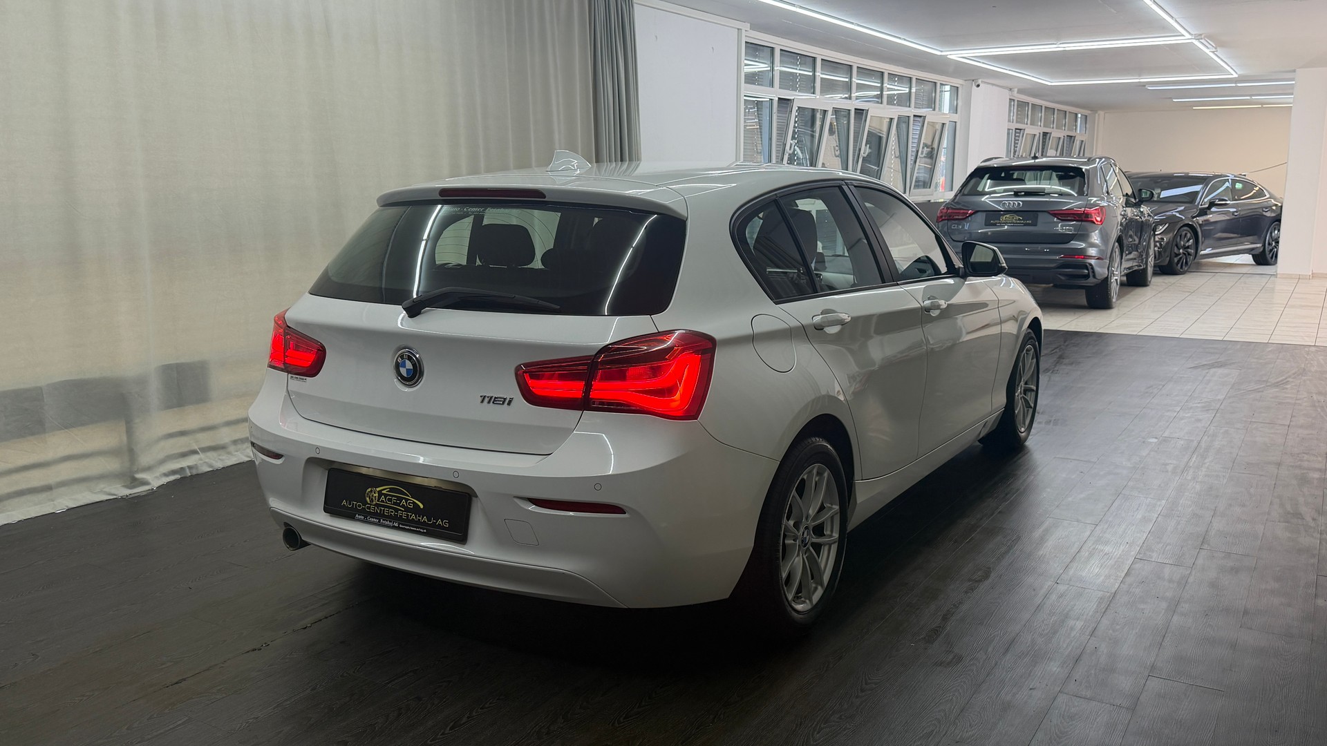 BMW 118i Steptronic-image-3