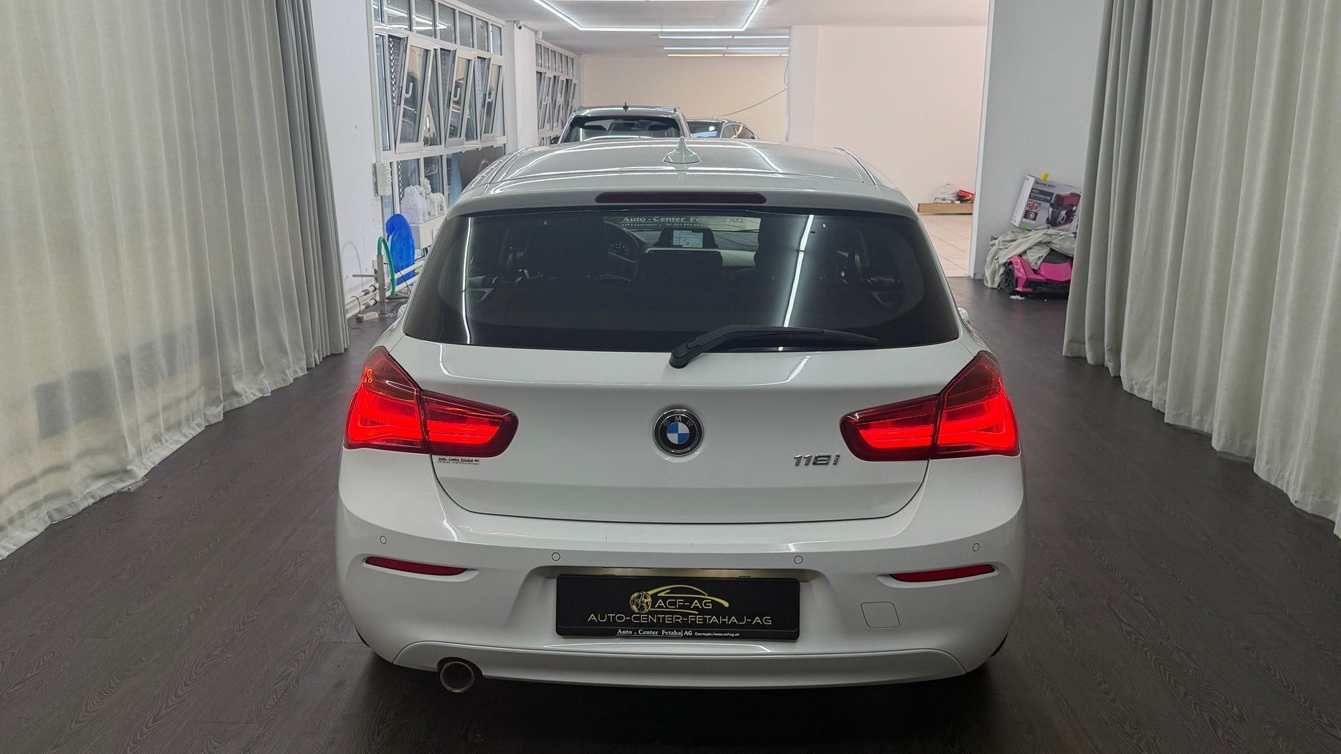BMW 118i Steptronic-image-4