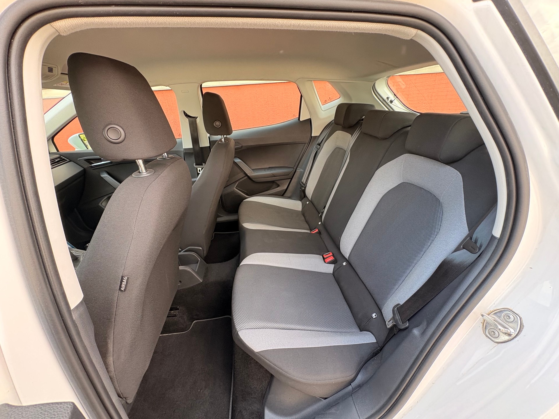SEAT Ibiza 1.0 EcoTSI Reference-image-5