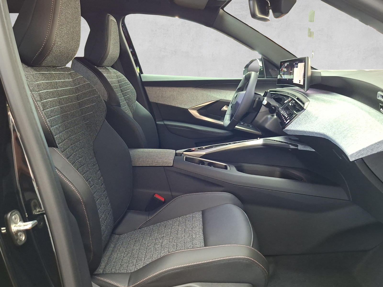 PEUGEOT 5008 e-Allure Premium AWD 73kWh-image-13