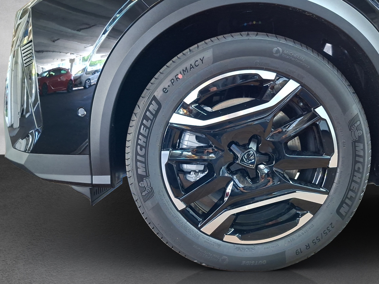 PEUGEOT 5008 e-Allure Premium AWD 73kWh-image-15