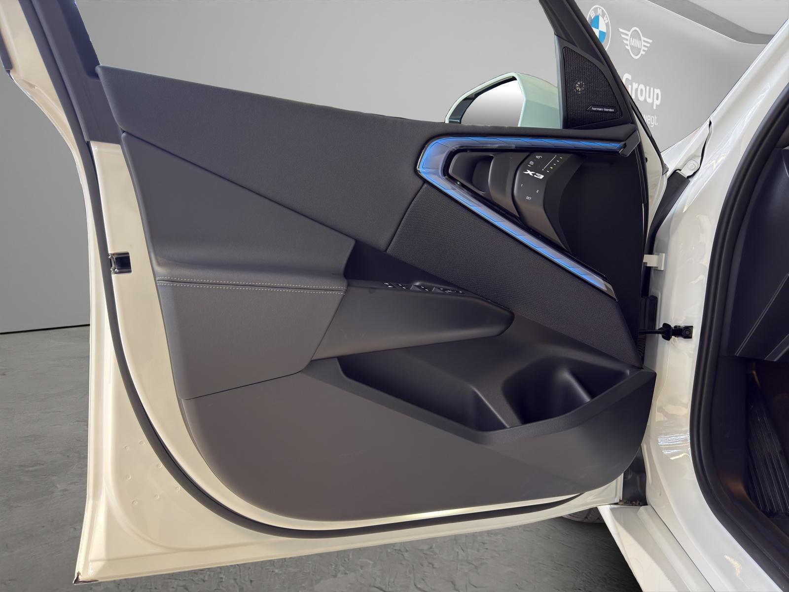 BMW X3 30e xDrive M-SportPaket-image-9