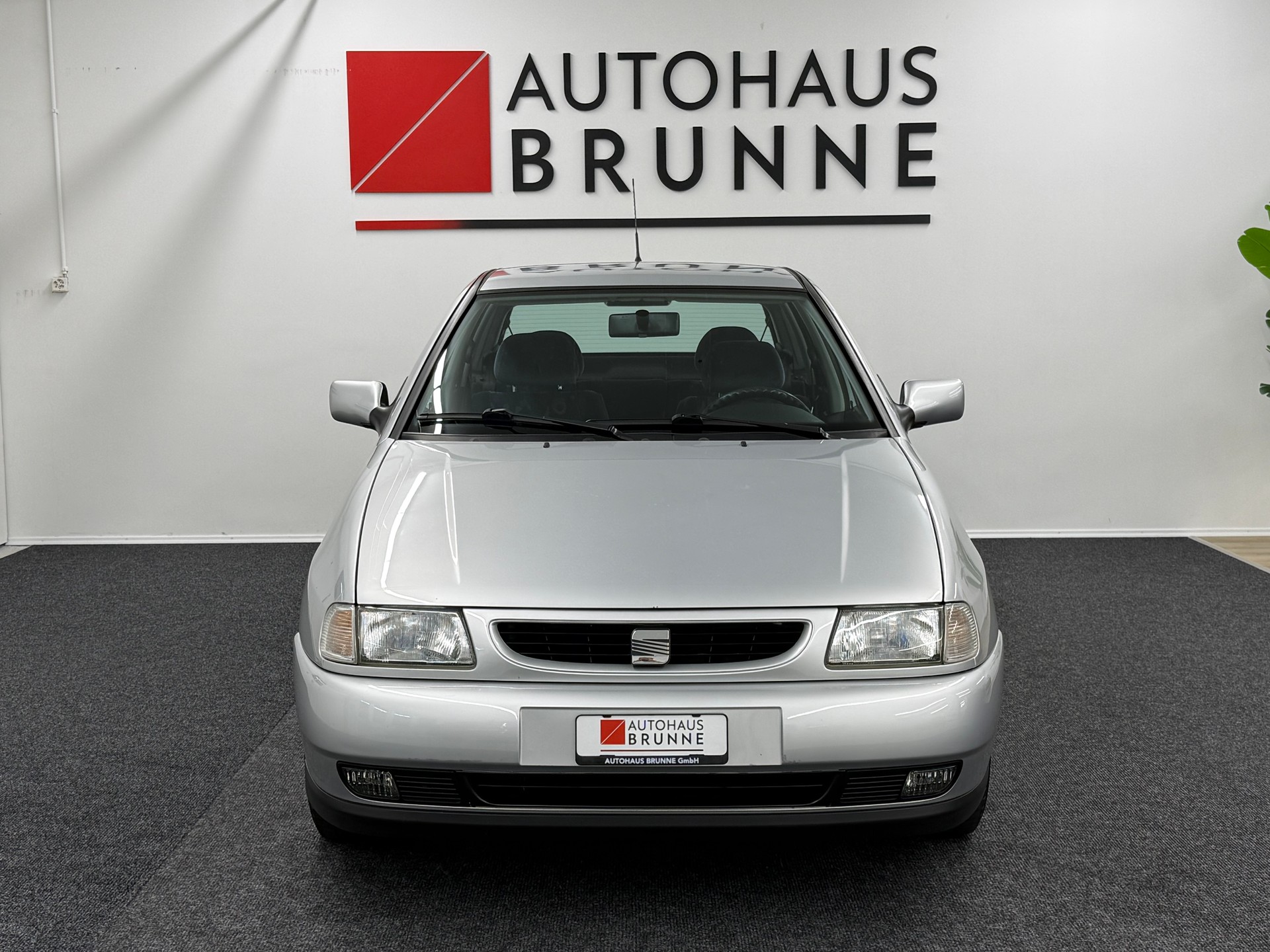 SEAT Ibiza 1.4 SXE Swiss C.-showroom-element-1