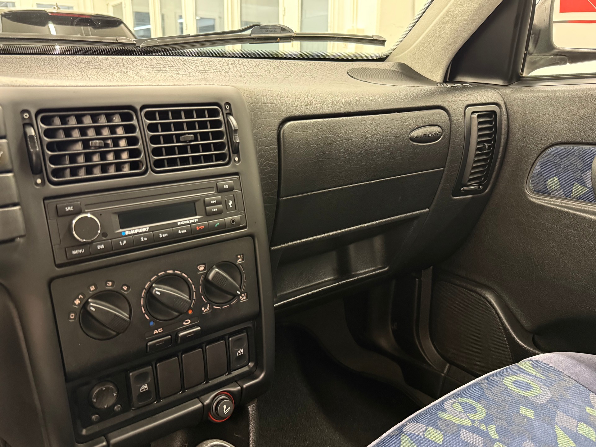 SEAT Ibiza 1.4 SXE Swiss C.-image-19