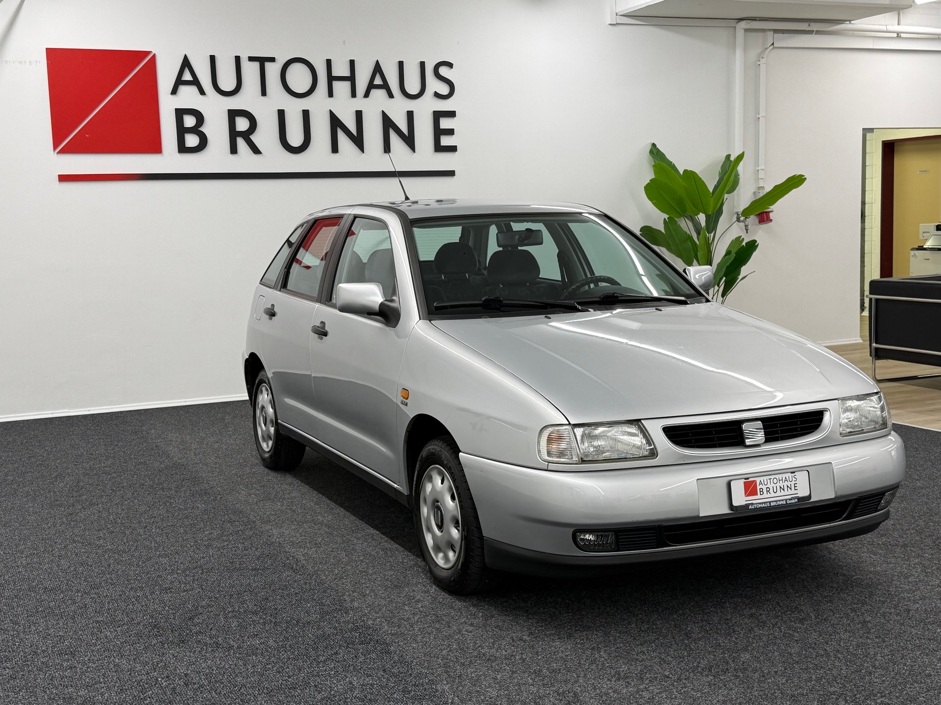 SEAT Ibiza 1.4 SXE Swiss C.-showroom-element-2