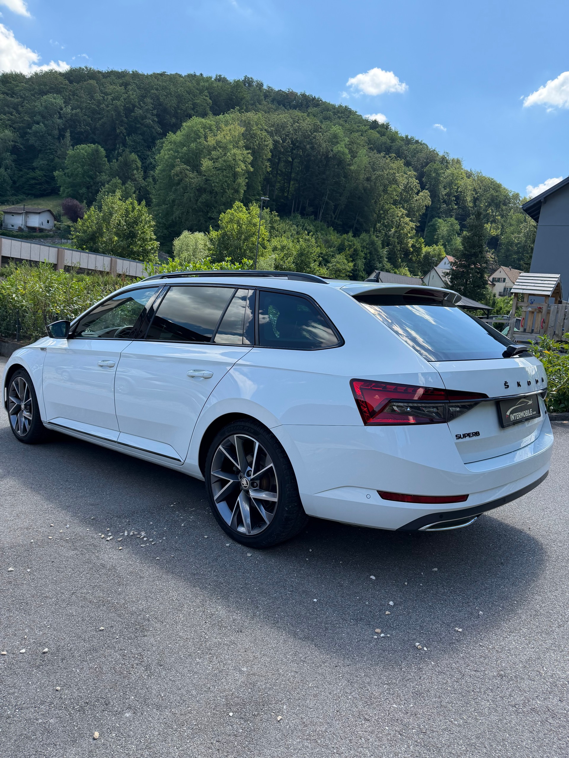 SKODA Superb Combi 2.0 TDi SportLine 4x4 DSG-image-7