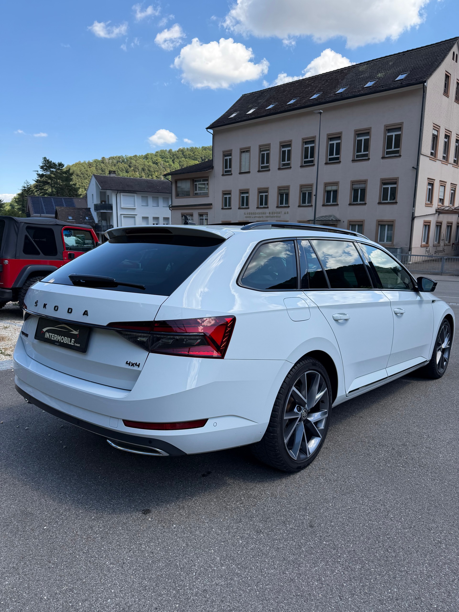 SKODA Superb Combi 2.0 TDi SportLine 4x4 DSG-image-5