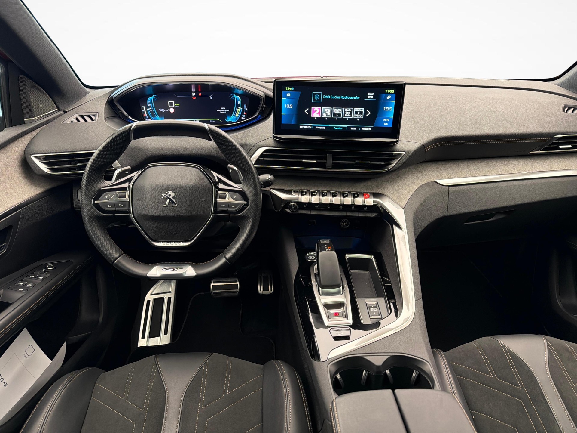 PEUGEOT 3008 1.6 Plug-in Hybrid4 GT Pack-image-9