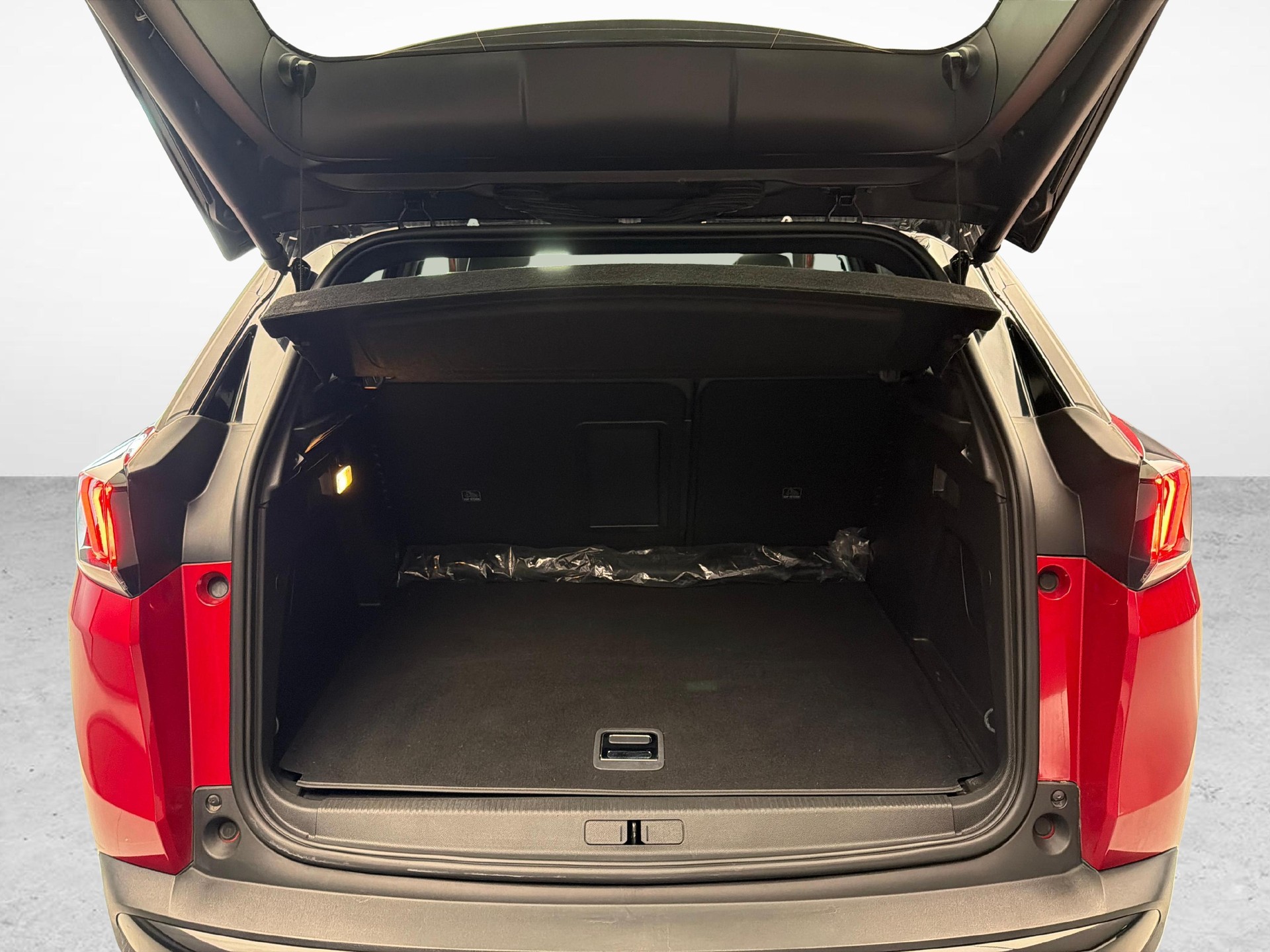 PEUGEOT 3008 1.6 Plug-in Hybrid4 GT Pack-image-13