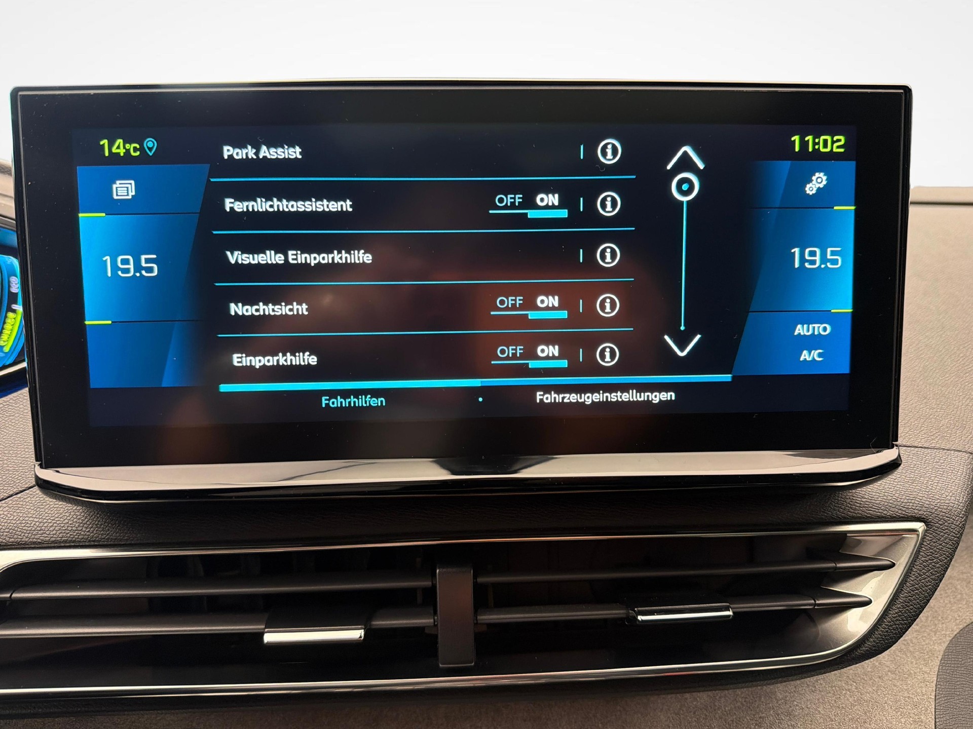 PEUGEOT 3008 1.6 Plug-in Hybrid4 GT Pack-image-18