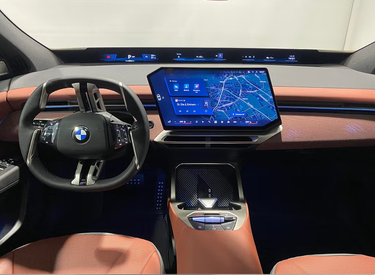 BMW iX3 50 xDrive M Sport mit AHK und Headup-Display-image-4