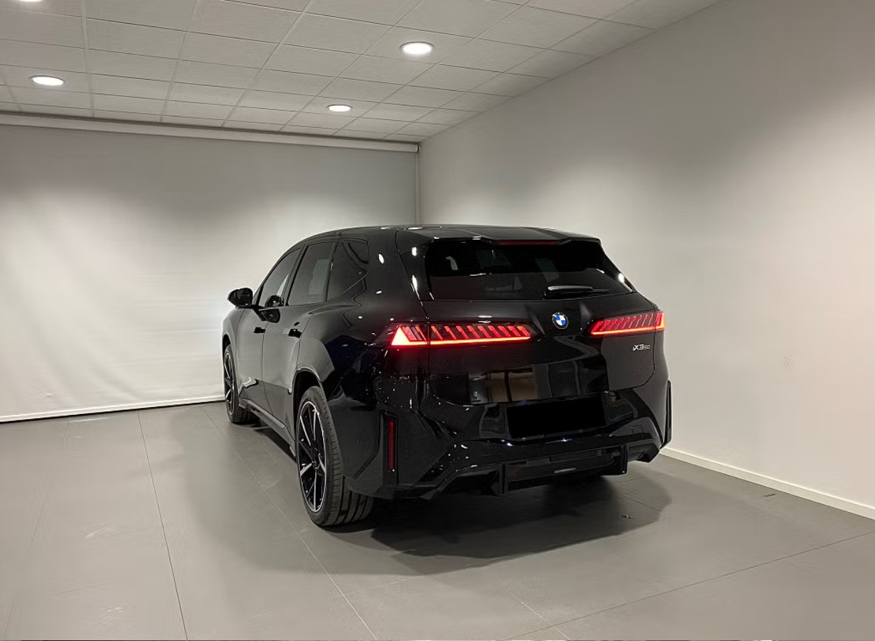 BMW iX3 50 xDrive M Sport mit AHK und Headup-Display-image-2