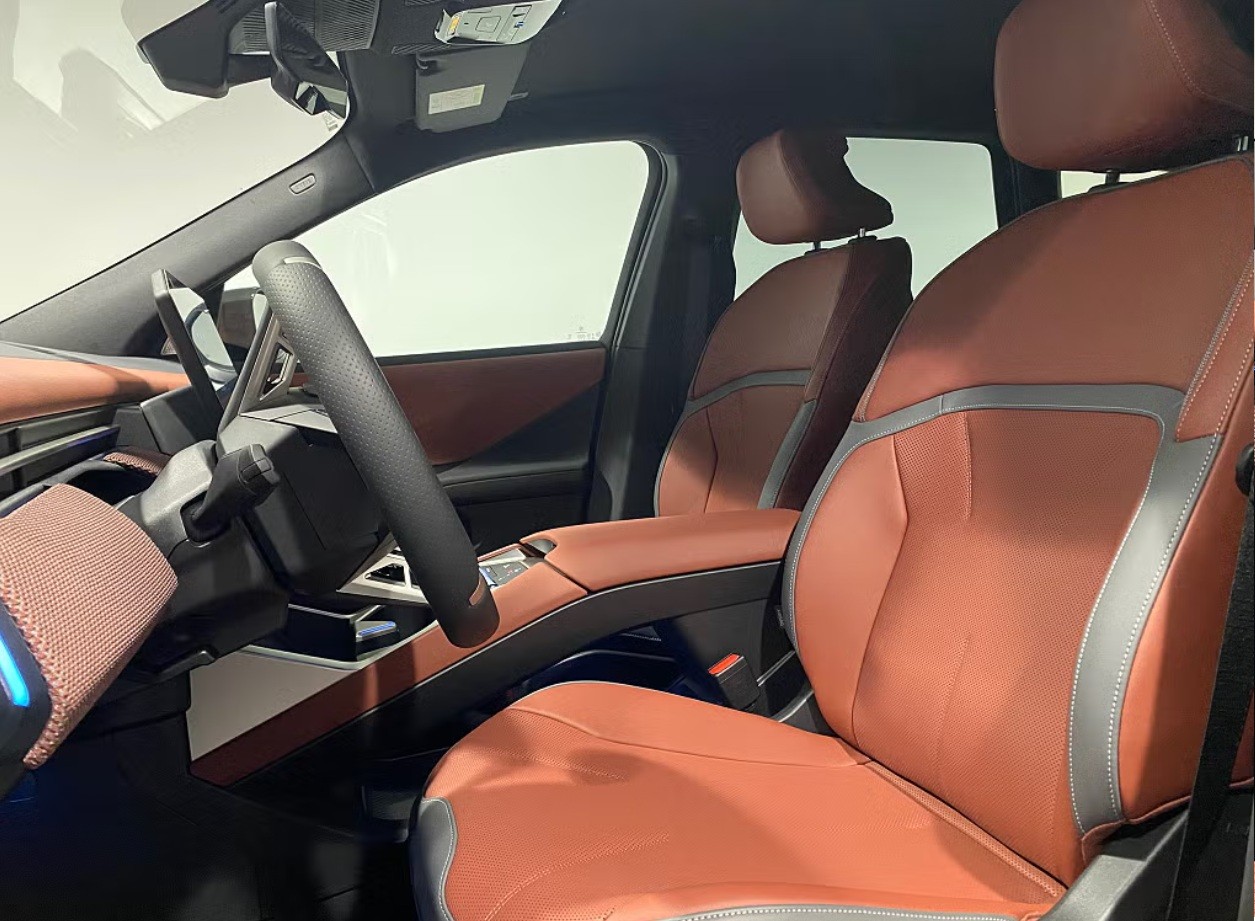 BMW iX3 50 xDrive M Sport mit AHK und Headup-Display-image-6