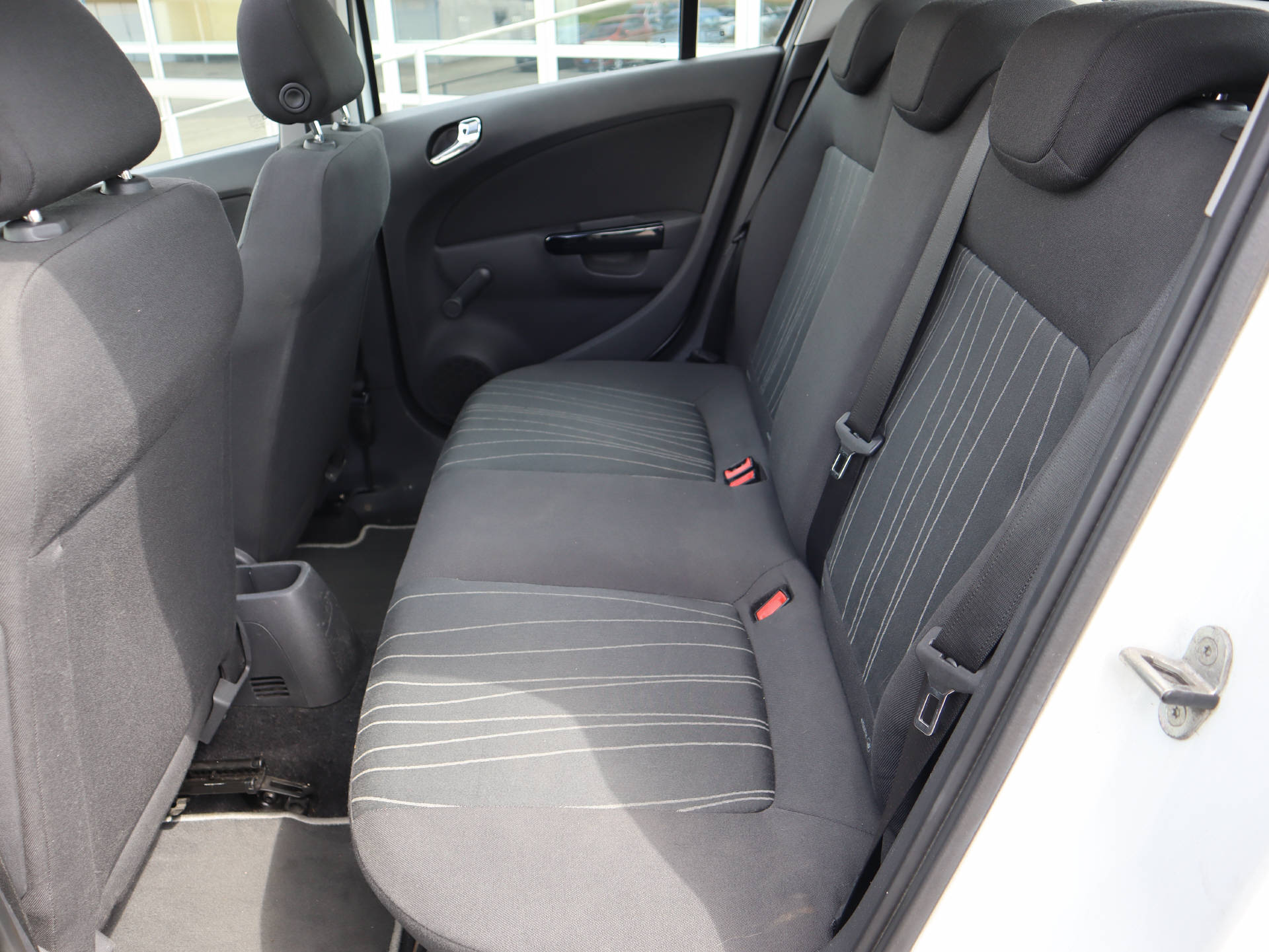 OPEL Corsa D 1.4i 16V TP Enjoy-image-8