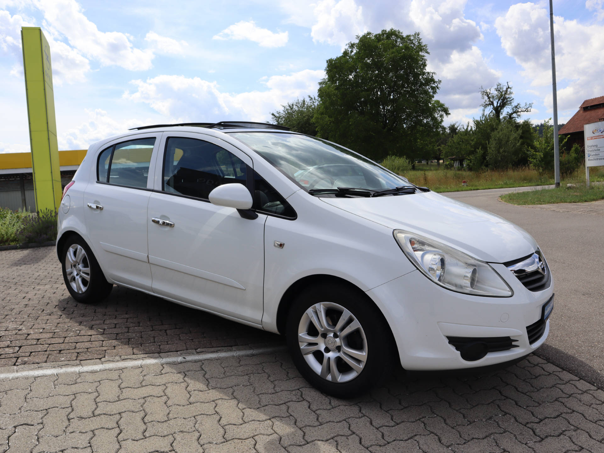 OPEL Corsa D 1.4i 16V TP Enjoy-image-2