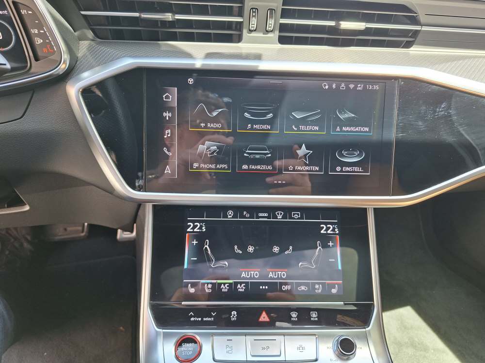 AUDI RS6 Avant 4.0 V8 TFSI performance quattro T-Tronic-image-12