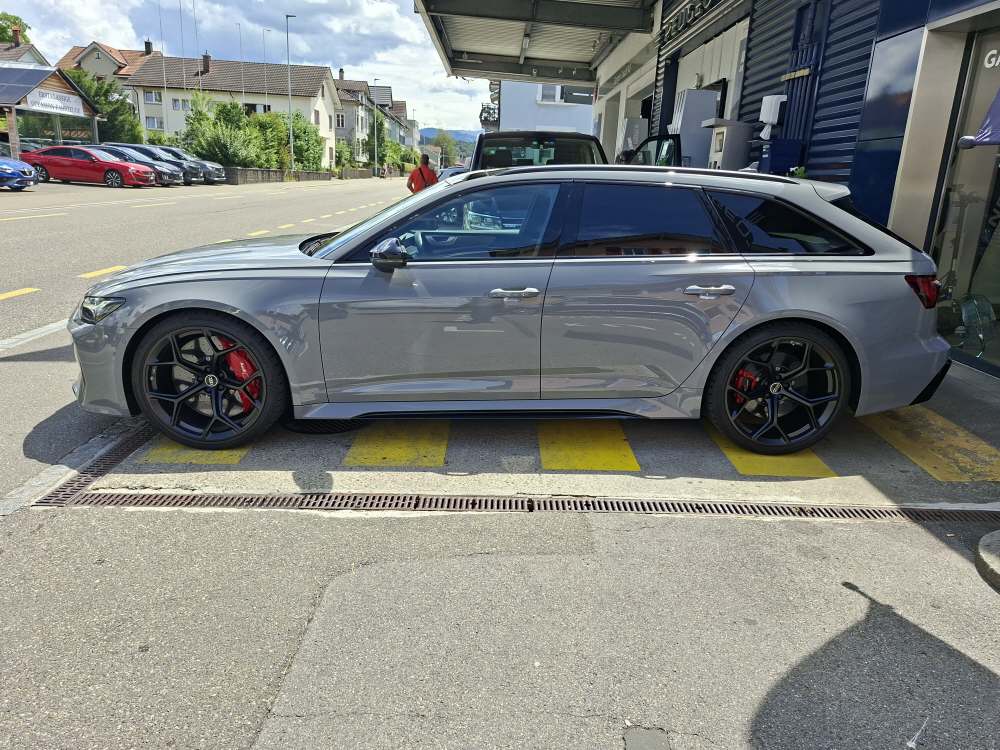 AUDI RS6 Avant 4.0 V8 TFSI performance quattro T-Tronic-image-3