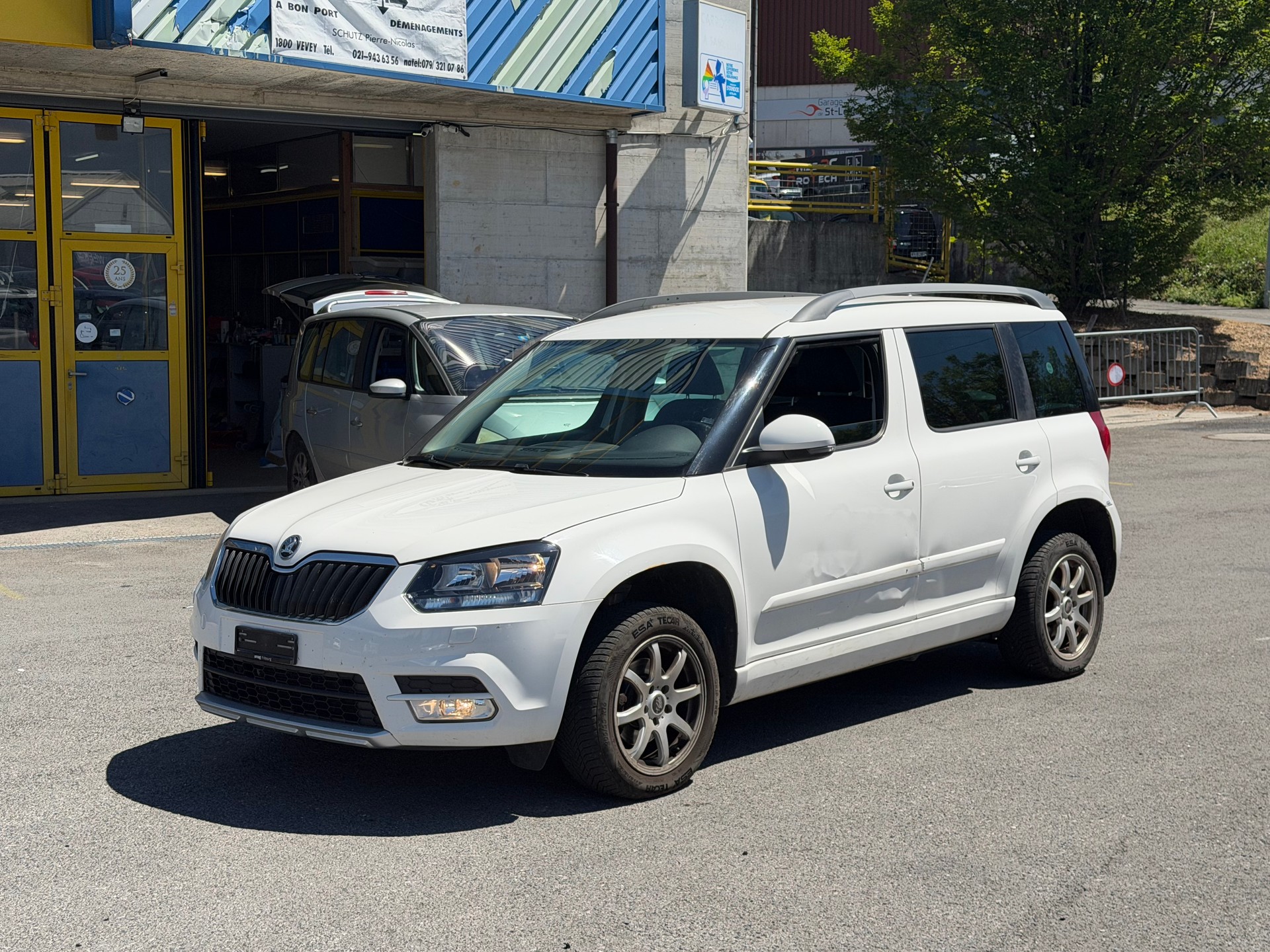 SKODA Yeti 1.4 TSI Elegance 4x2 DSG-image-9