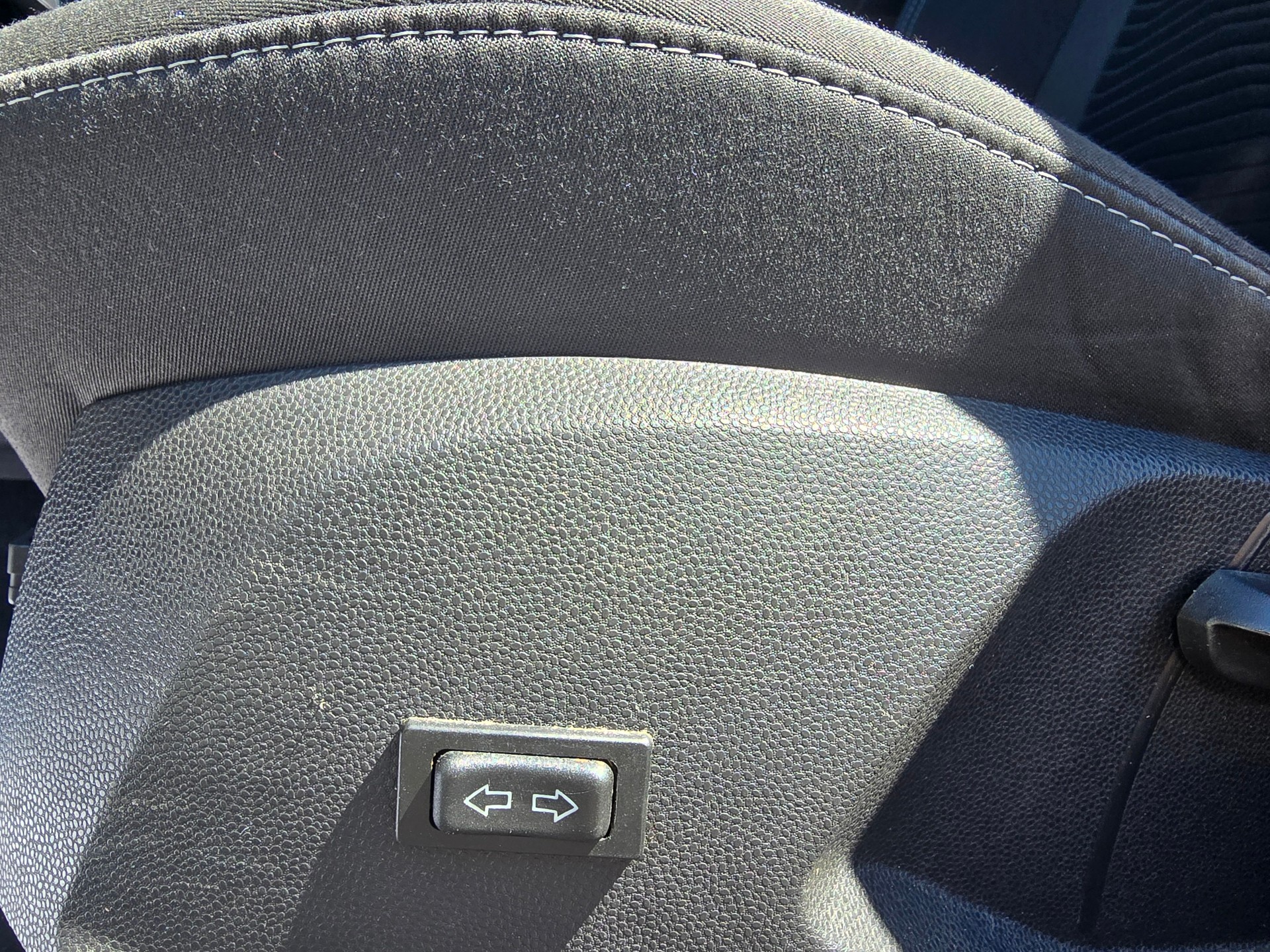 FORD Fiesta 1.0 SCTi Titanium PowerShift-image-12