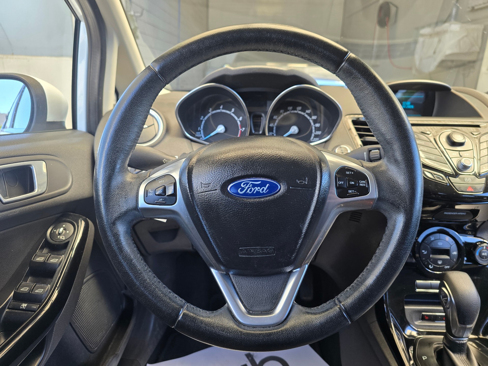 FORD Fiesta 1.0 SCTi Titanium PowerShift-image-8