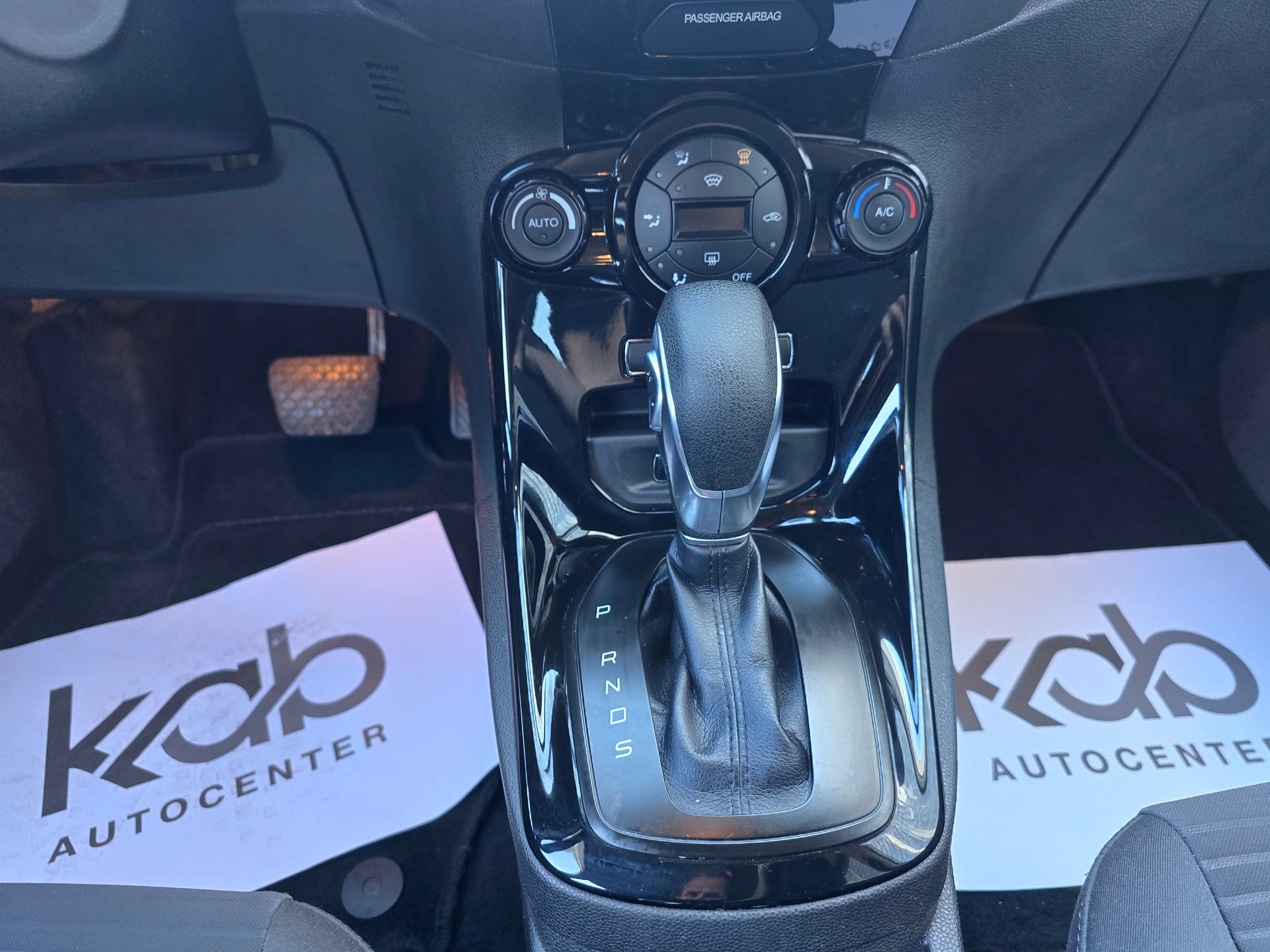 FORD Fiesta 1.0 SCTi Titanium PowerShift-image-2