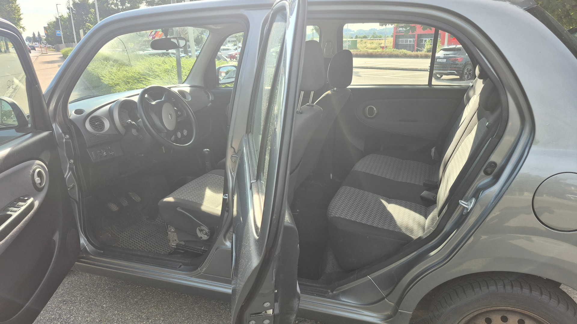 DAIHATSU Trevis 1.0-image-8