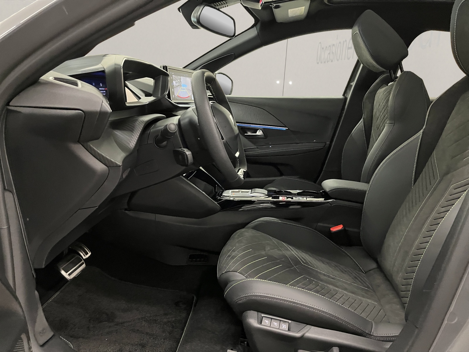 PEUGEOT 208 e-GT-image-6