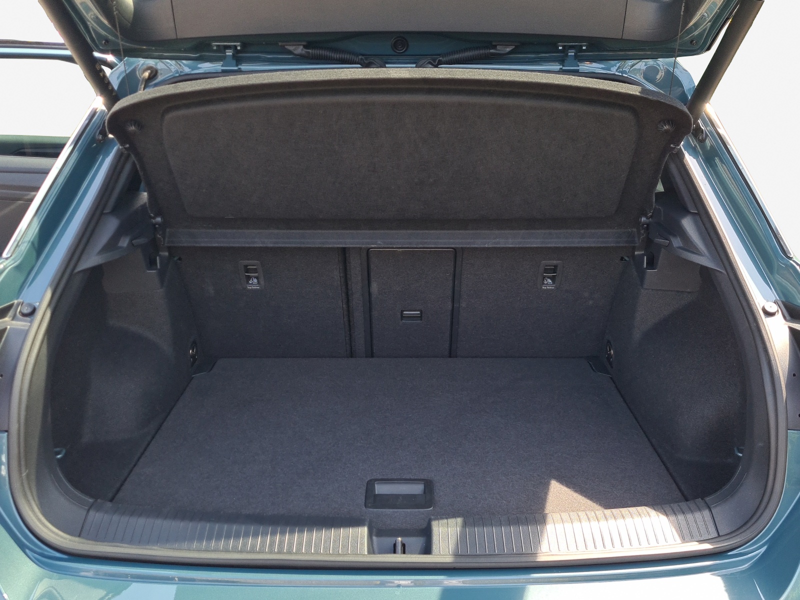 VW T-Roc 2.0 TSI R-Line DSG 4Motion-image-12