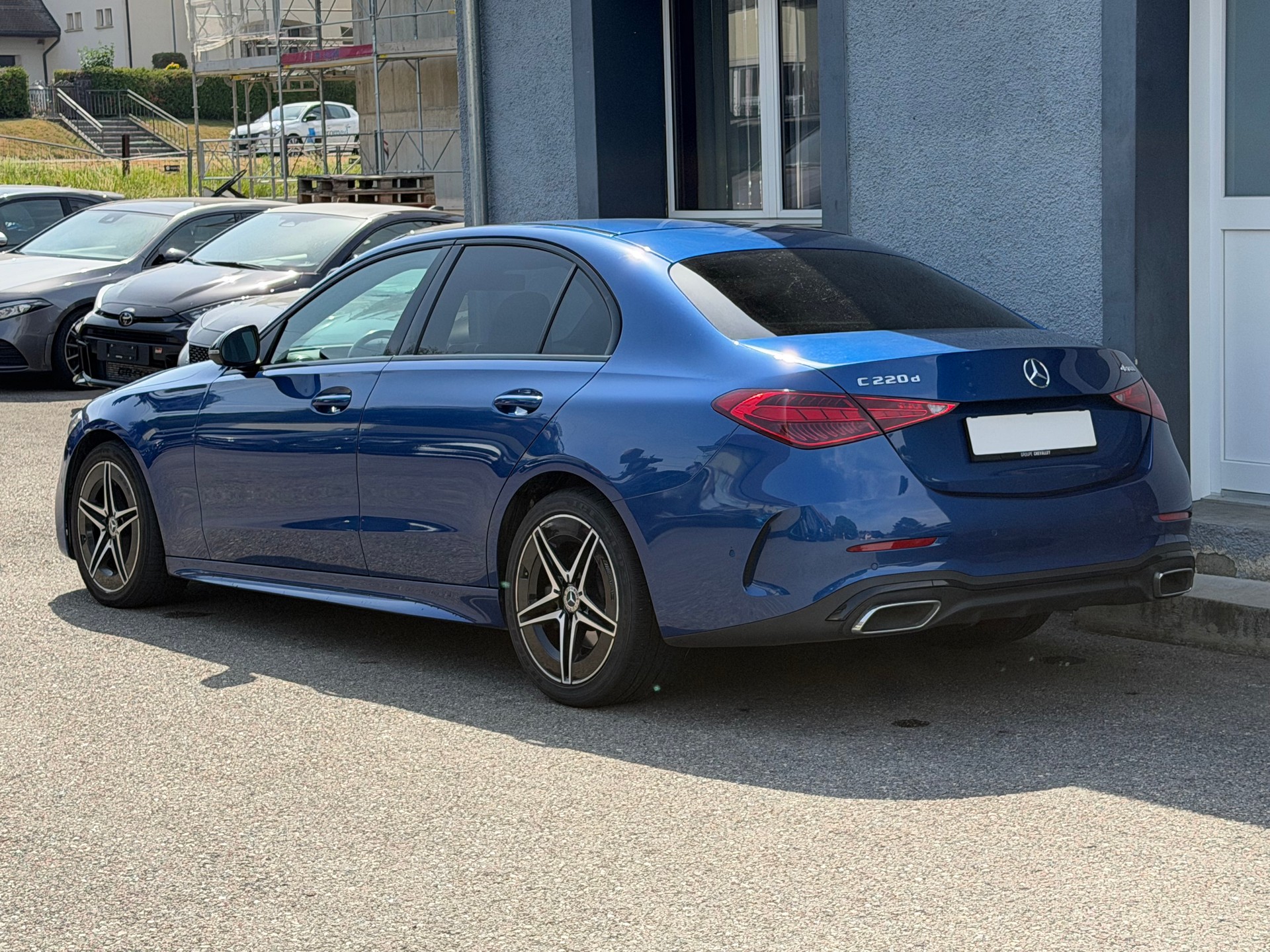 MERCEDES-BENZ C 220 d 4Matic AMG Line-image-3