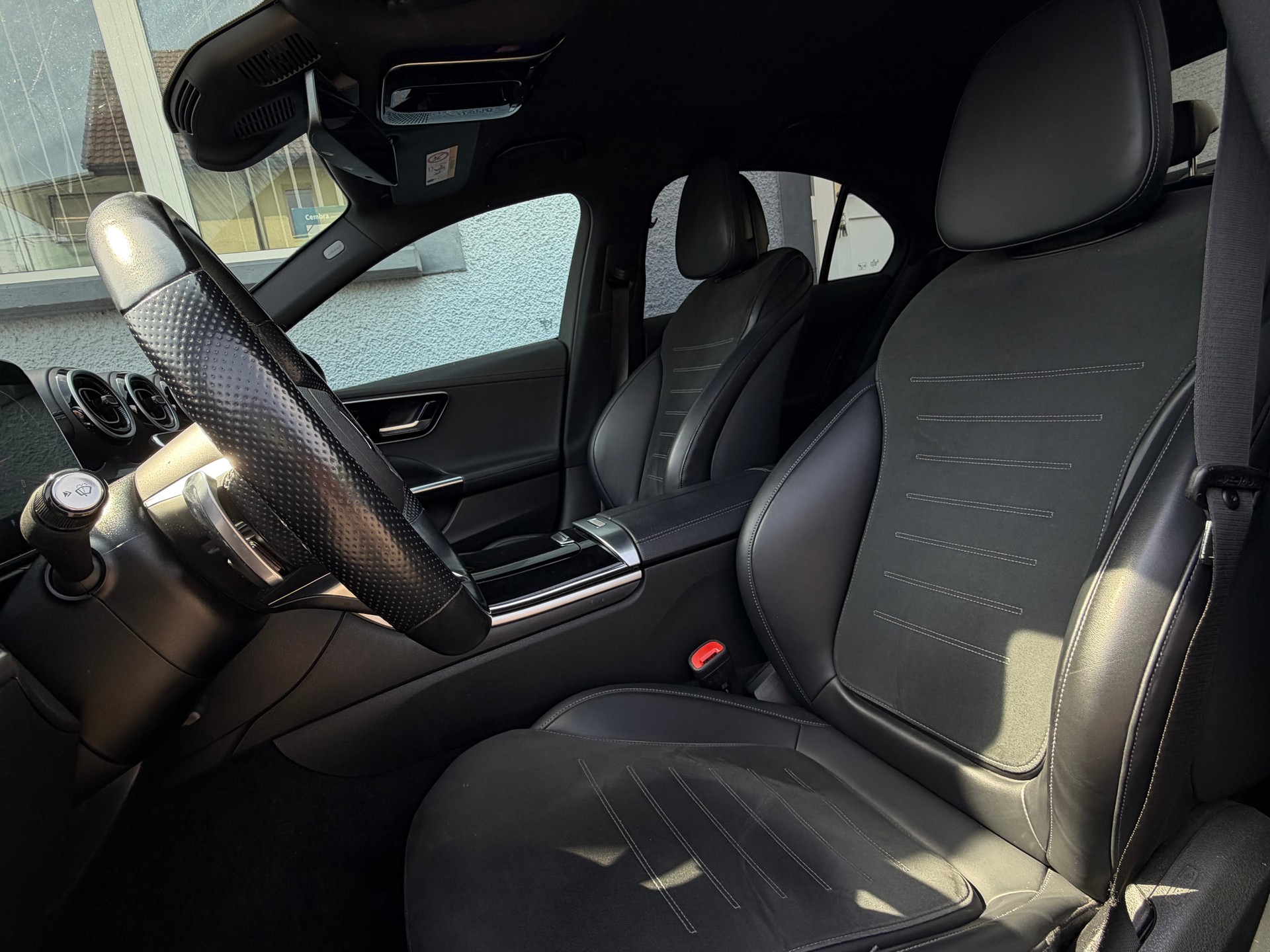 MERCEDES-BENZ C 220 d 4Matic AMG Line-image-11