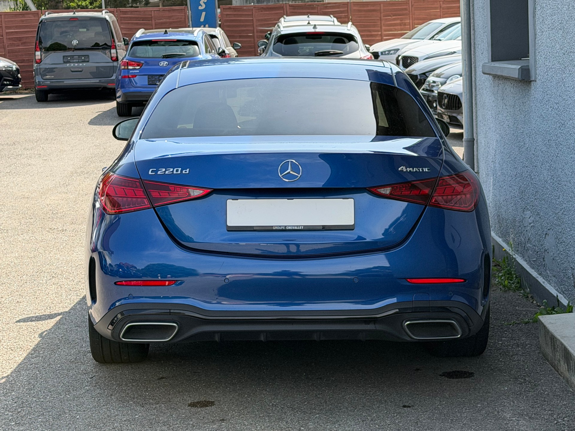 MERCEDES-BENZ C 220 d 4Matic AMG Line-image-4