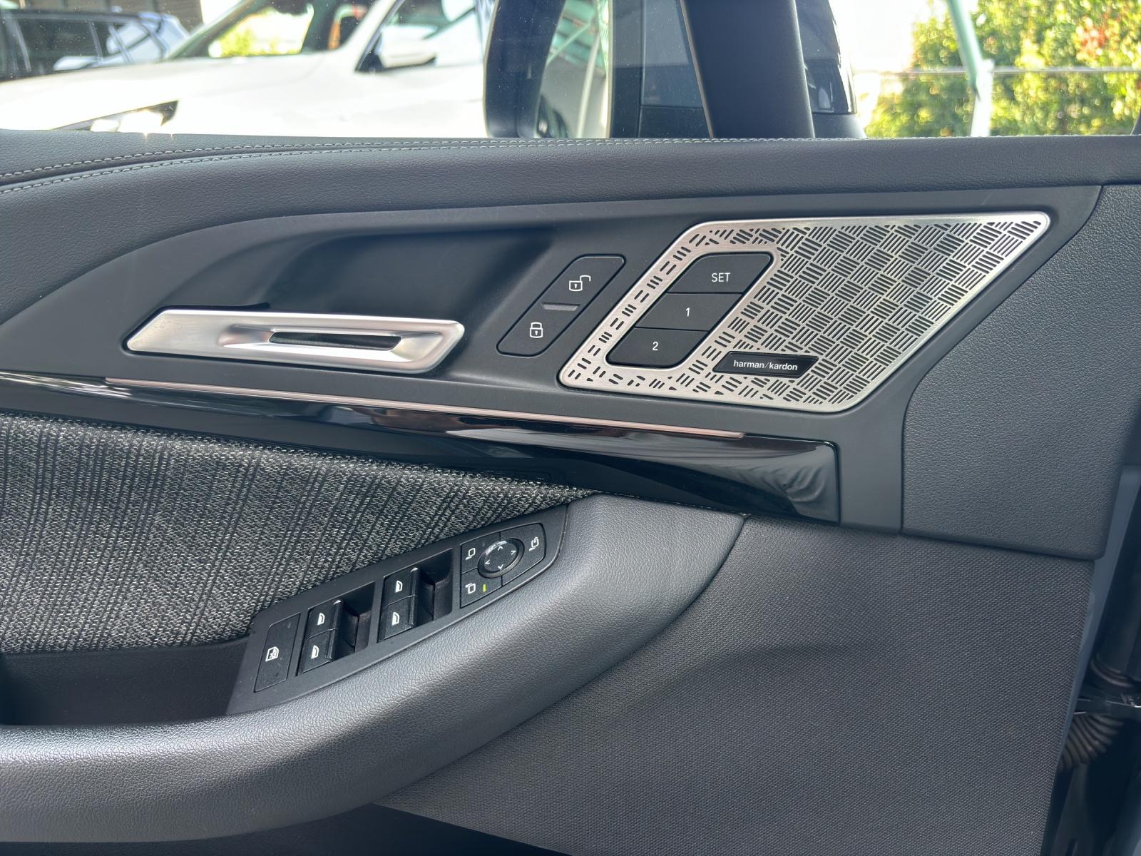 BMW 218i Active Tourer-image-19