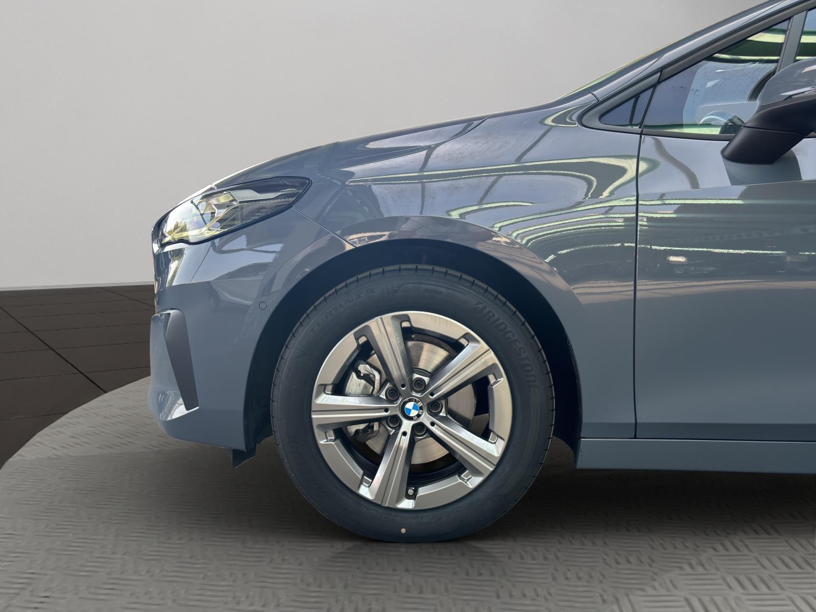 BMW 218i Active Tourer-image-23