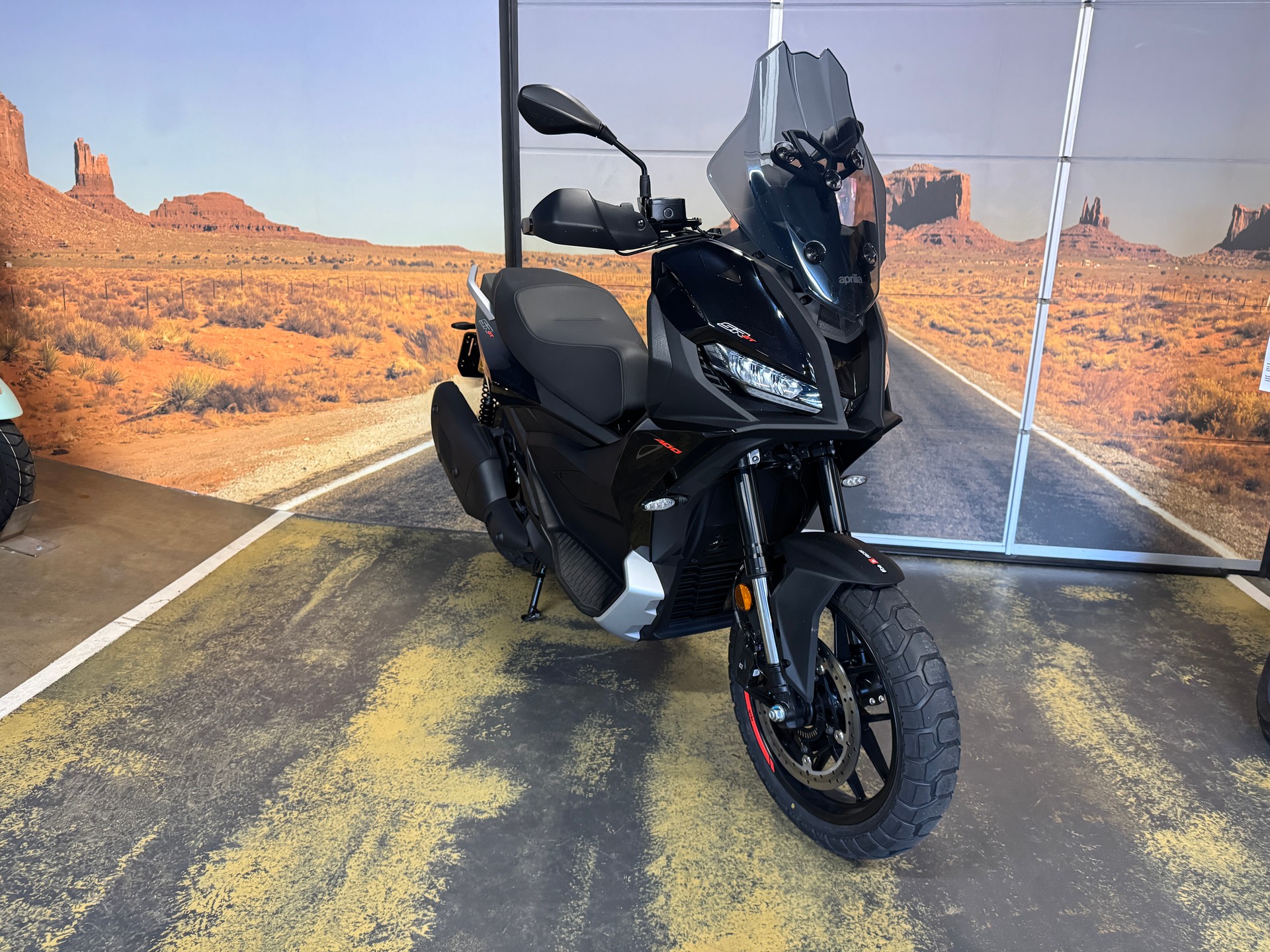 APRILIA SR 400 GT-image-2