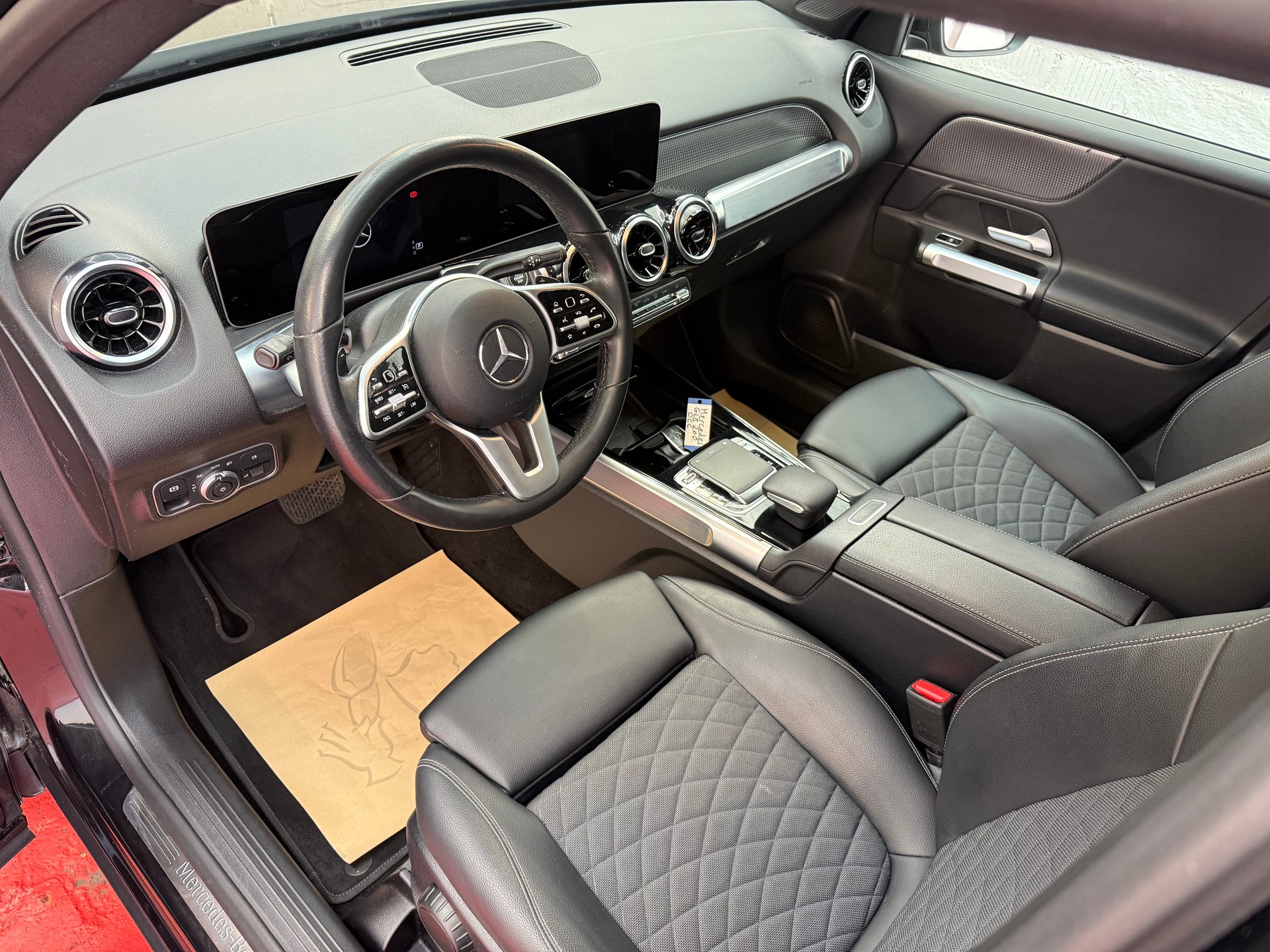MERCEDES-BENZ GLB 200 7G-Tronic-image-8