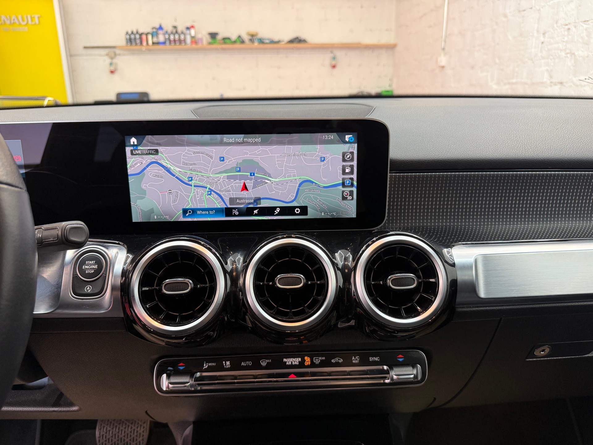 MERCEDES-BENZ GLB 200 7G-Tronic-image-11