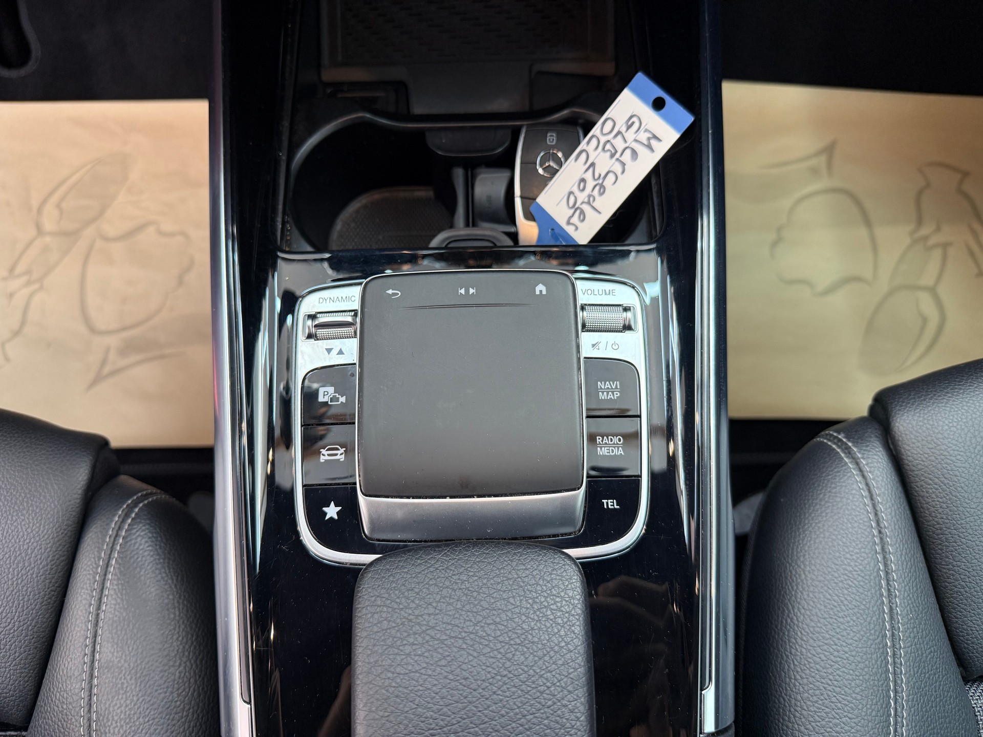 MERCEDES-BENZ GLB 200 7G-Tronic-image-12