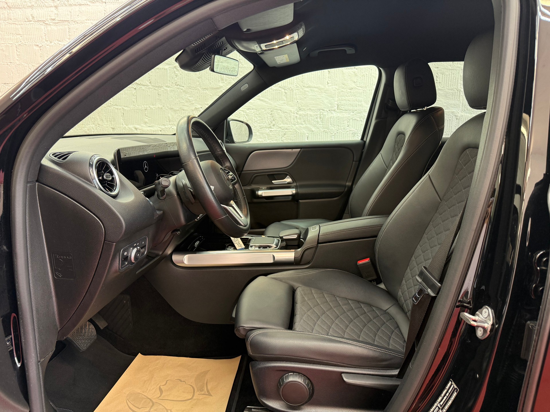 MERCEDES-BENZ GLB 200 7G-Tronic-image-6