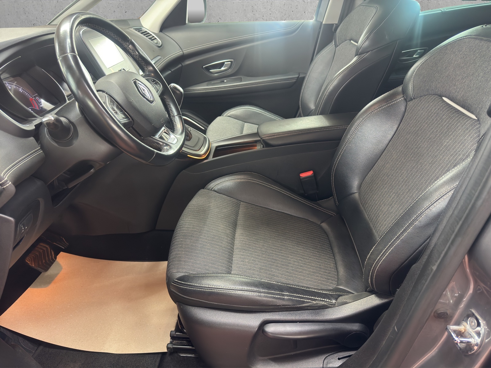 RENAULT Grand Scénic 1.3 16V Turbo Intens EDC-image-6