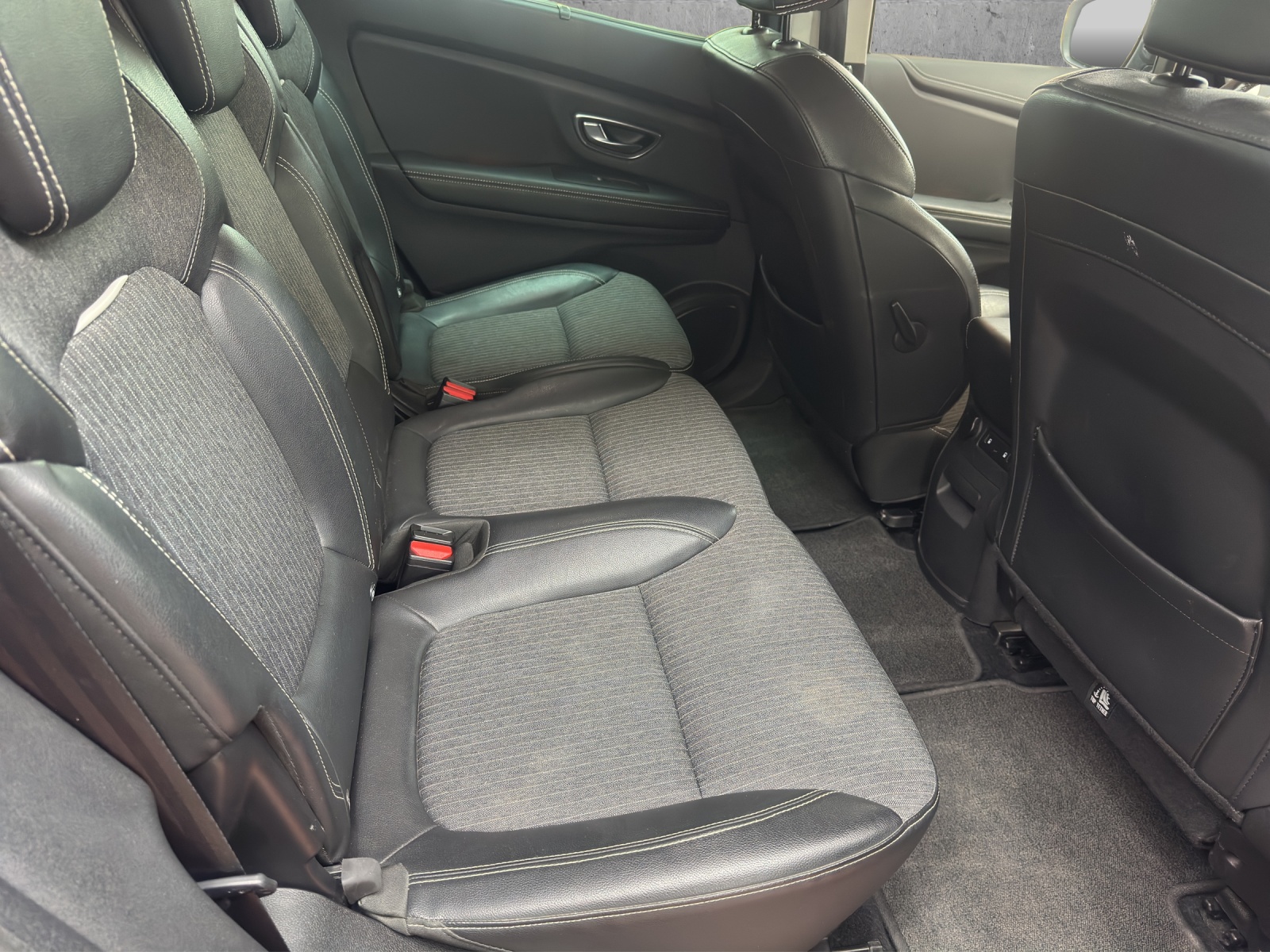 RENAULT Grand Scénic 1.3 16V Turbo Intens EDC-image-11