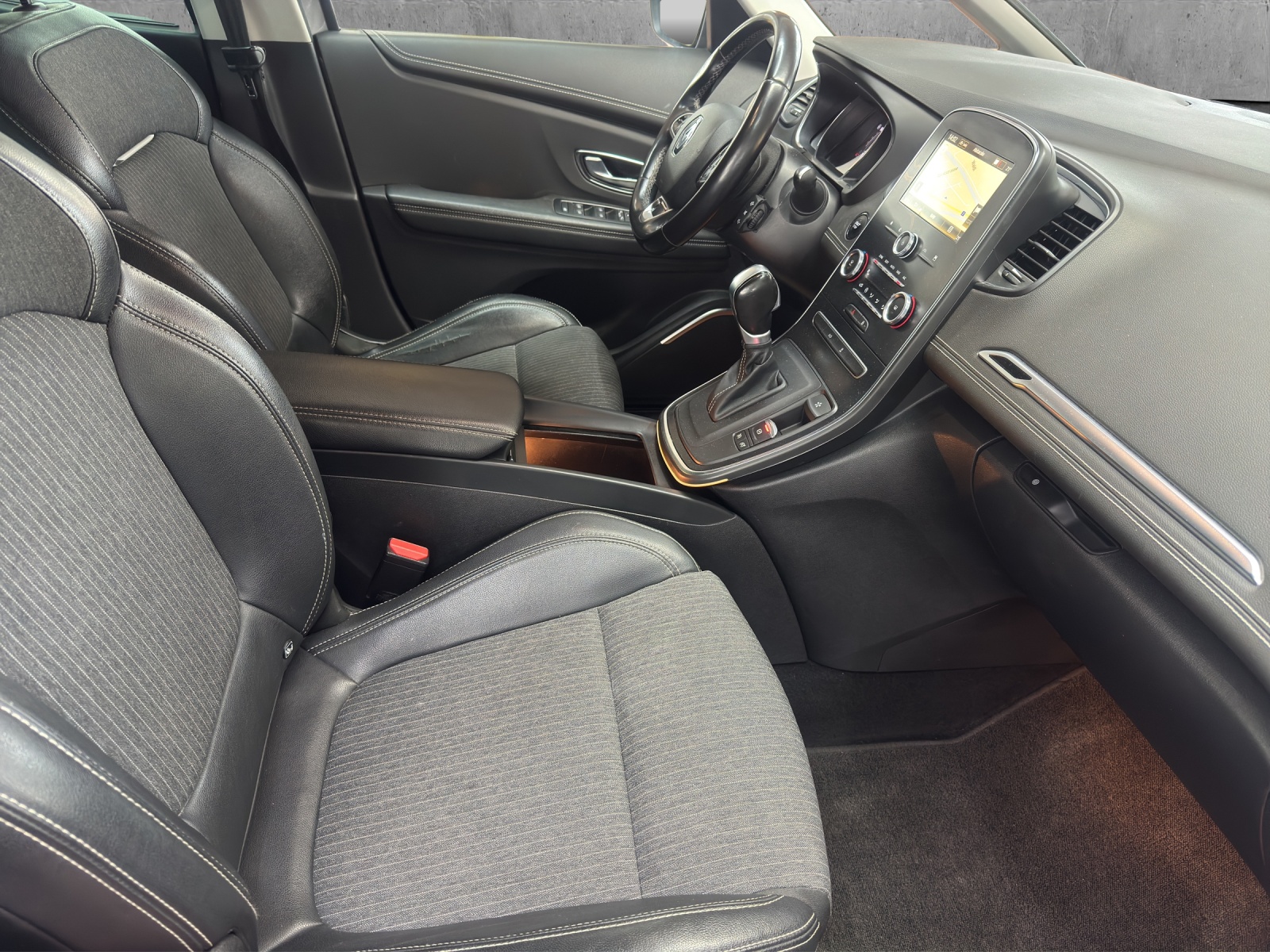 RENAULT Grand Scénic 1.3 16V Turbo Intens EDC-image-7