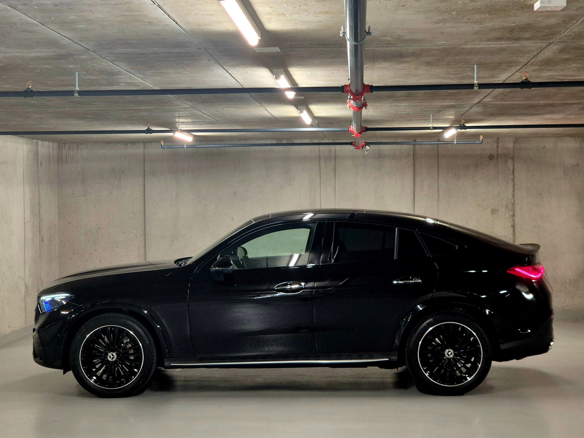 MERCEDES-BENZ GLC Coupé 300 d AMG-Line 4Matic 9G-Tronic-showroom-element-3