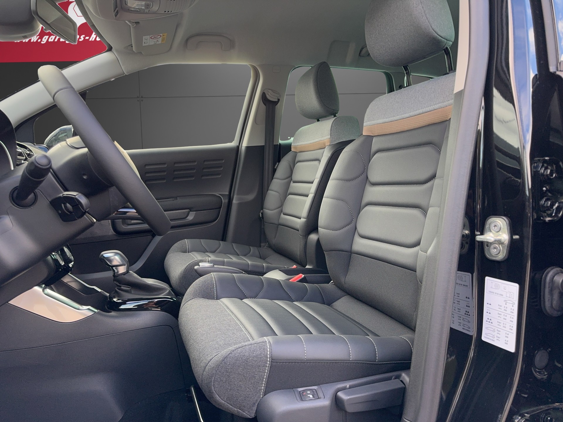 CITROEN C3 Aircross 1.2 Swiss Edition + EAT6-image-4