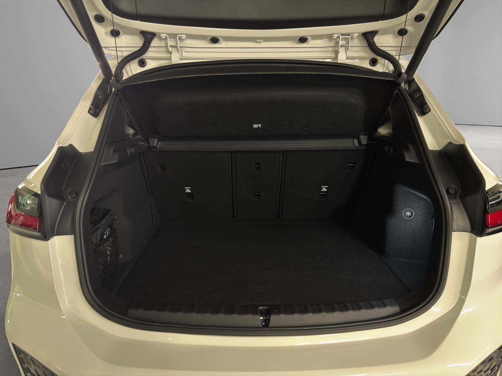 BMW 223d xDrive Active Tourer-image-9