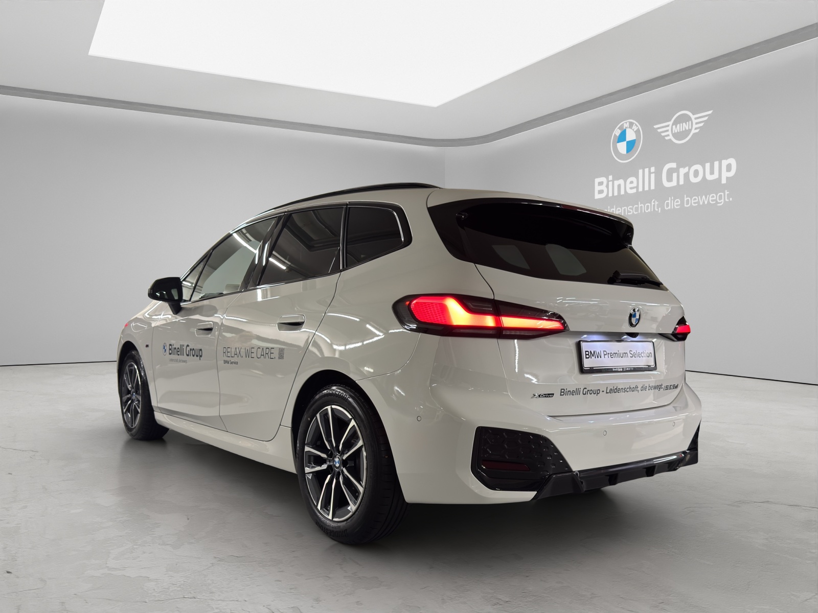 BMW 223d xDrive Active Tourer-showroom-element-2