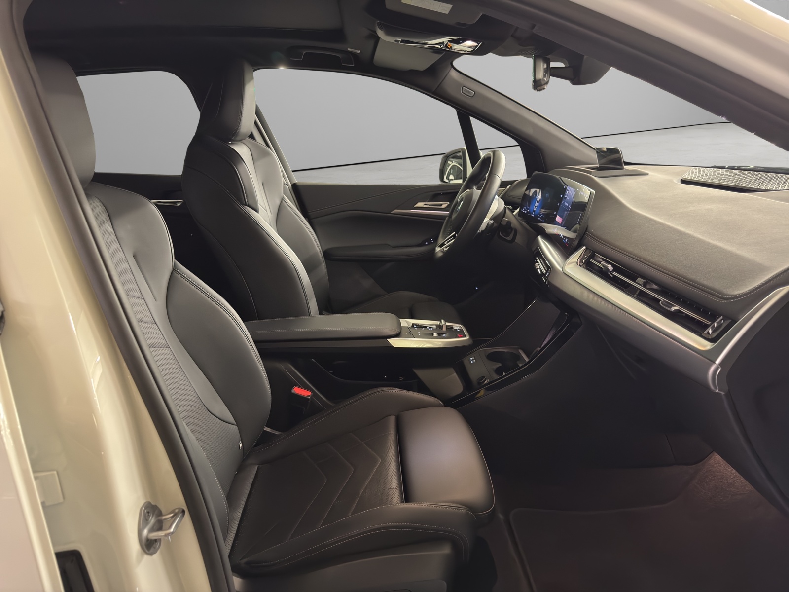 BMW 223d xDrive Active Tourer-image-14