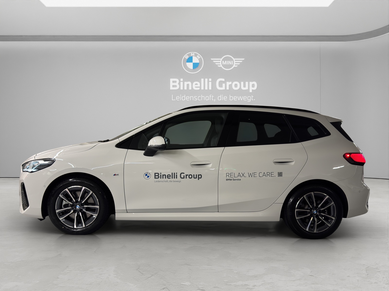 BMW 223d xDrive Active Tourer-showroom-element-1