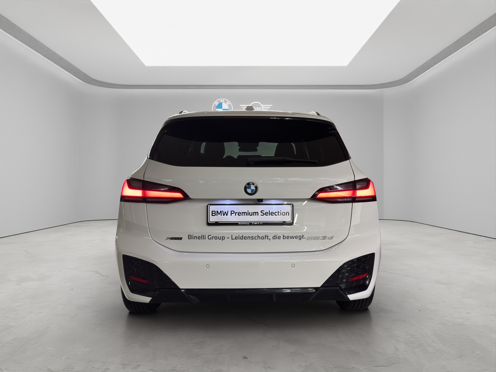 BMW 223d xDrive Active Tourer-showroom-element-3