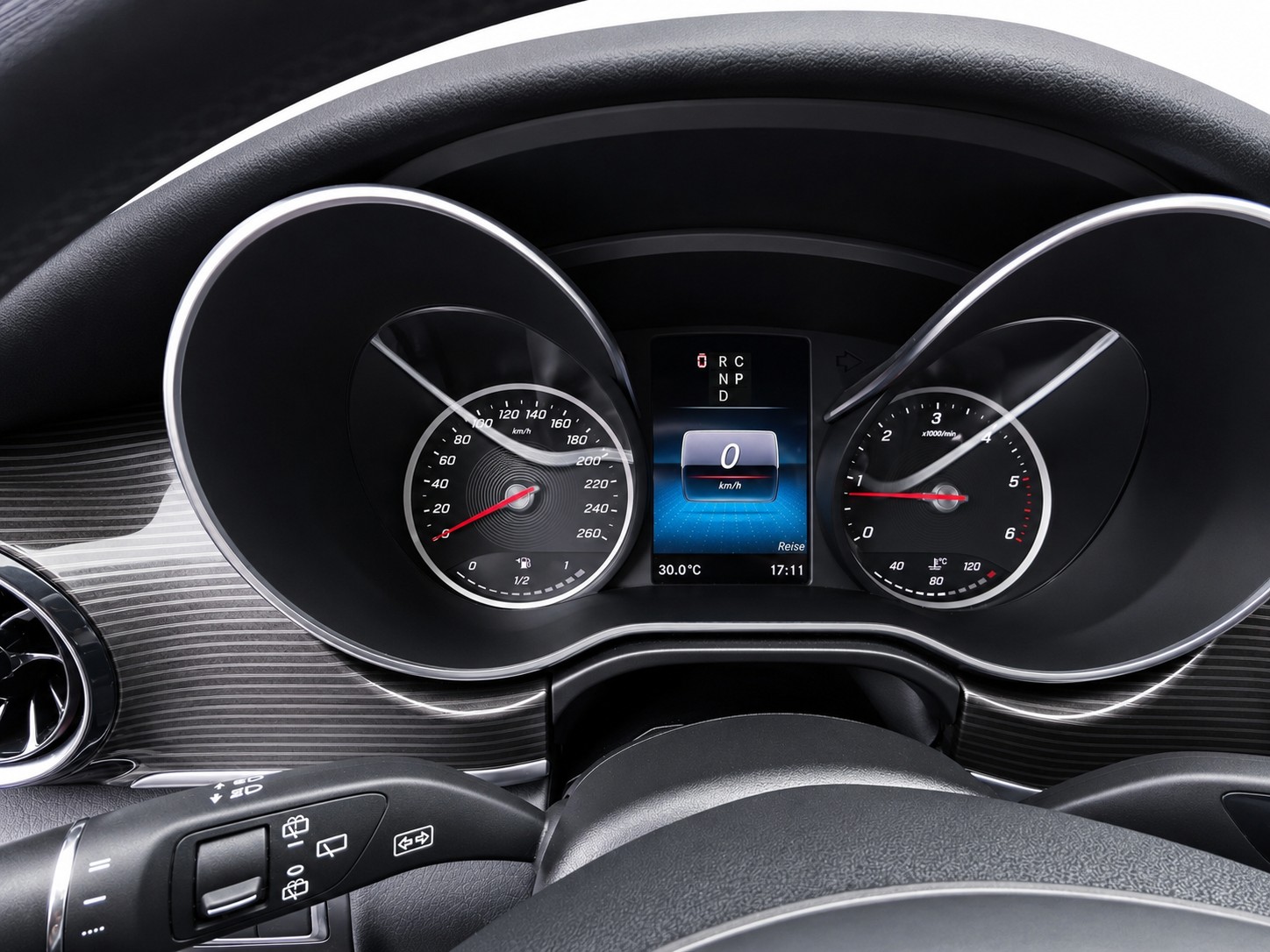 MERCEDES-BENZ V 250 d Avantgarde lang 4matic Van-image-14